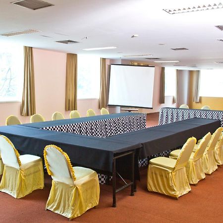 Nam Center Hotel Kemayoran Jakarta Exterior foto
